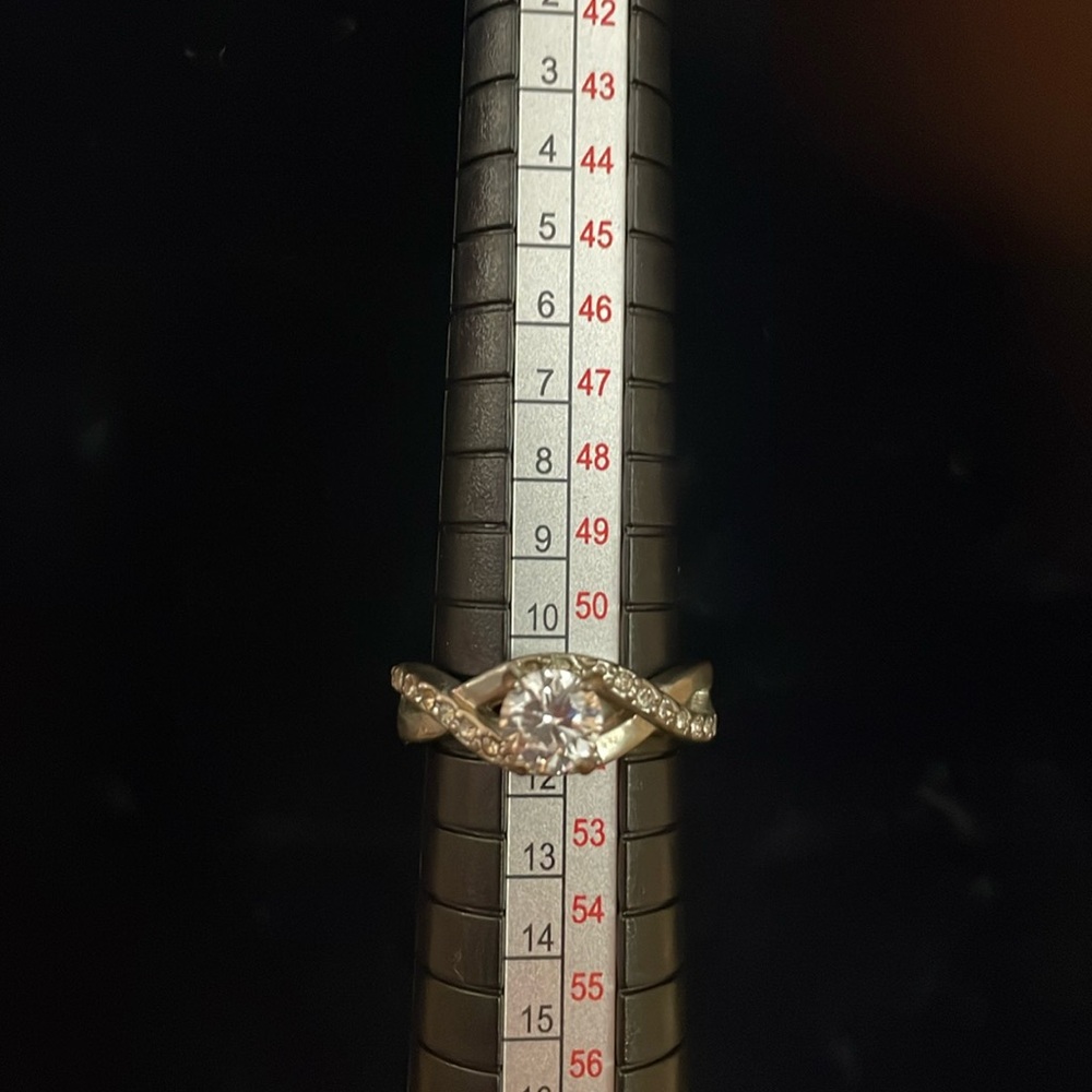 Ladies ring